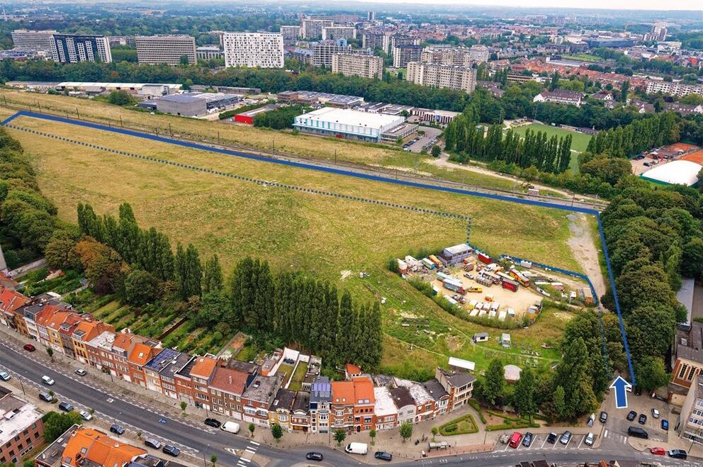 In het blauw: het terrein van het zomerpark van Josaphat met de ingang. © sau-msi.brussels (GlobalView) In het blauw: het terrein van het zomerpark van Josaphat met de ingang. © sau-msi.brussels (GlobalView)